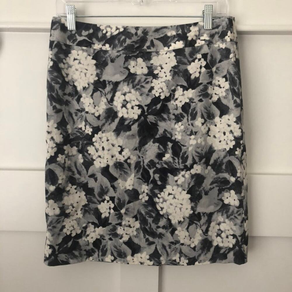 Talbots grey floral 6P skirt